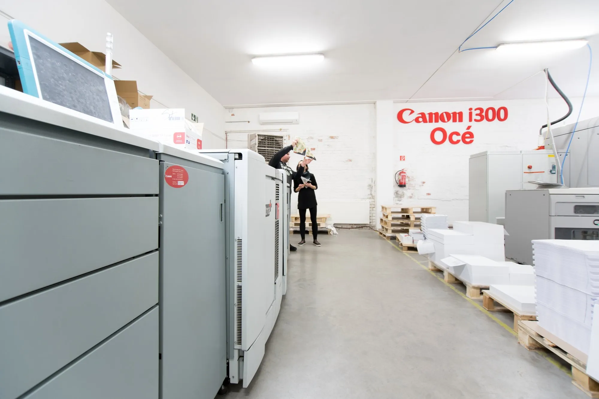 Canon i300 produkciós nyomdagép az üzemben
